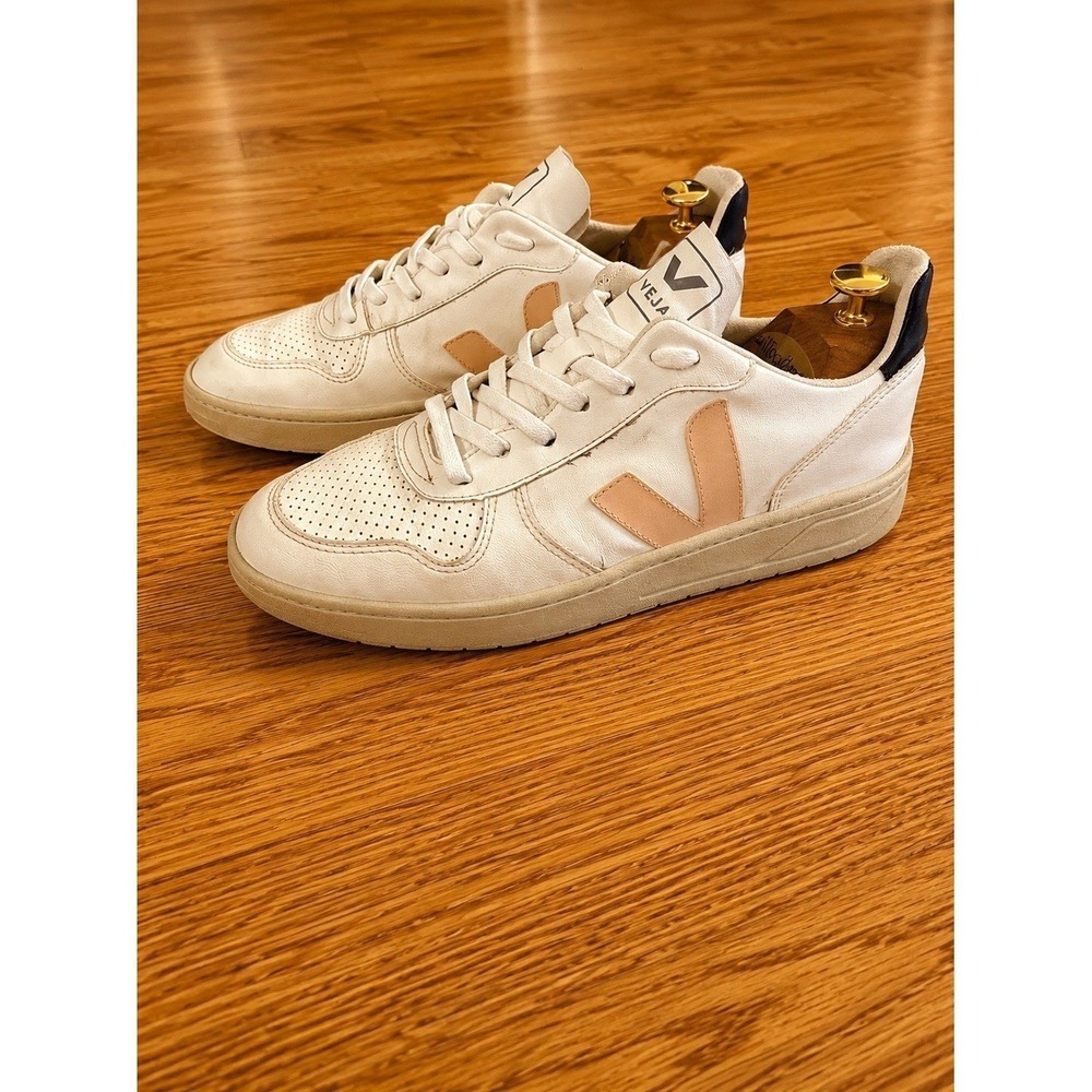Veja V-10 Leather Sneakers Mens 9 Cream Blush Pink Extra White Low Top Shoes